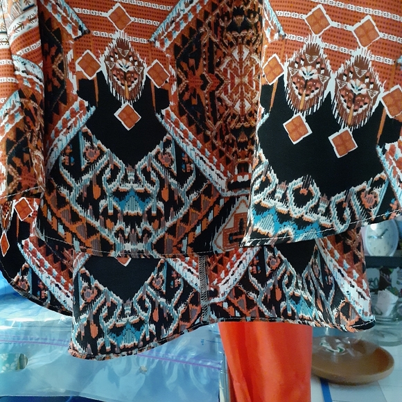 Blouse - Picture 2 of 14